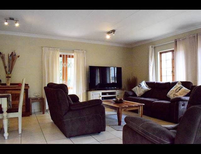 3 BEDROOM CLUSTER RENTED IN NORTH RIDING
